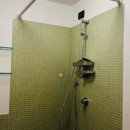 White House 6 * Brescia