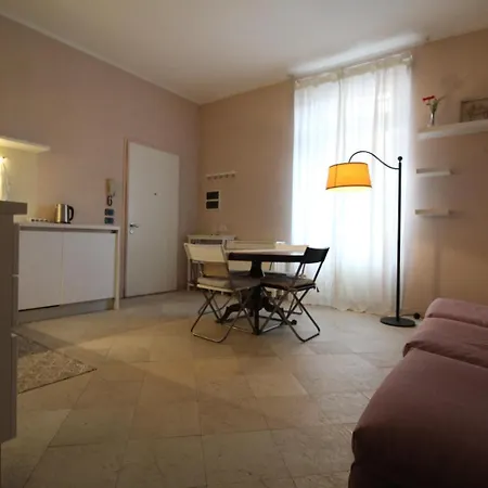 White House 6 *