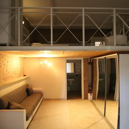 White House 6 Brescia